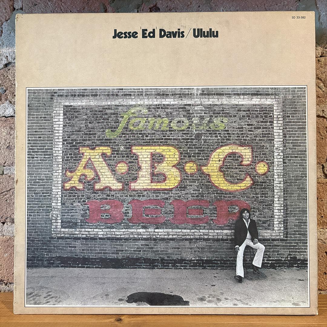Jesse 'Ed' Davis – Ululu